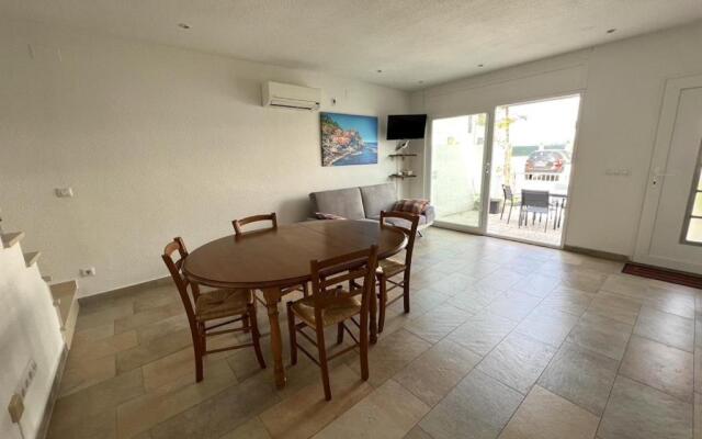 BYBLOS 69A - Casa con piscina comunitaria