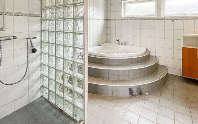 8 Person Holiday Home in Yngsjo-by Traum