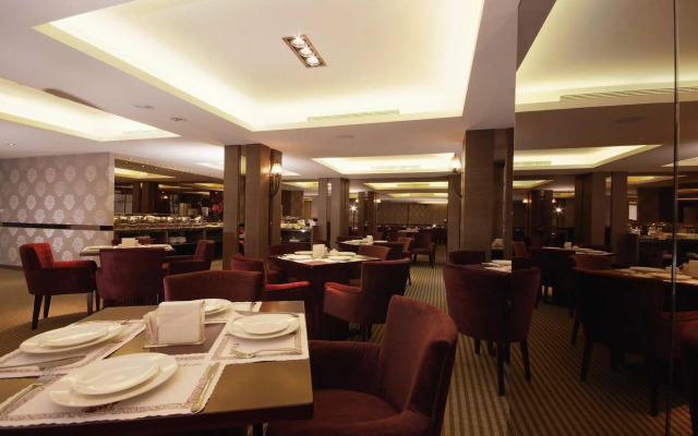 The Metro Hotel