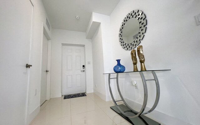 Green Luxurious 5BD Jungle House by FL Keys MIA