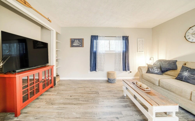 Conneaut Lake Apartment < 1 Mi to Waterfront!