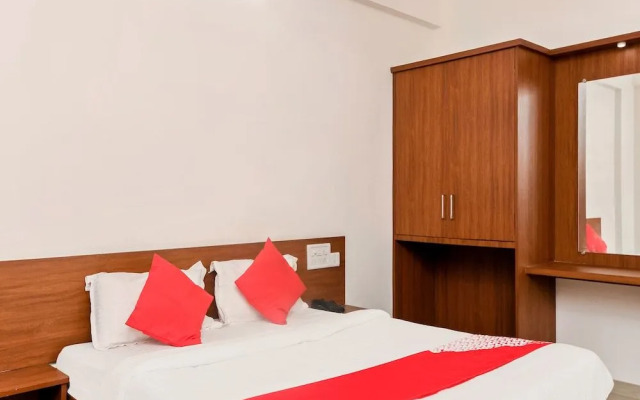 Samruddhi Lodge By OYO Rooms