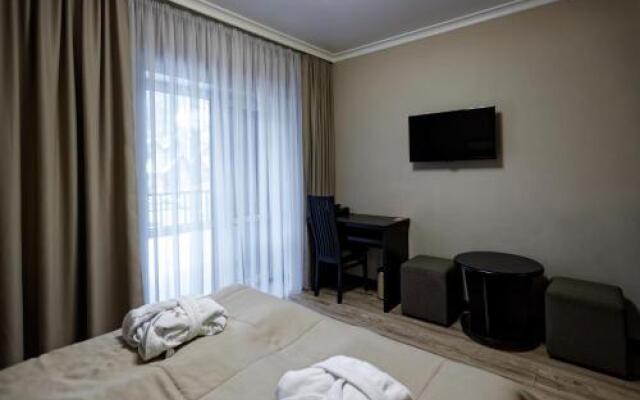 MarMaros Hotel