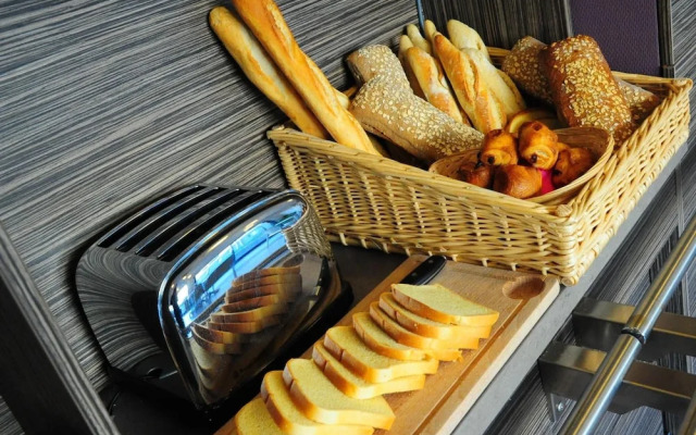 Comfort Suites Lyon Est Eurexpo
