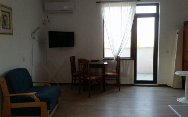 Immaculate Studio Apartment in Aleksandrovo