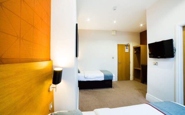 OYO Imperial Hotel