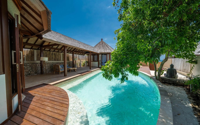 Blue Lagoon Avia Villas