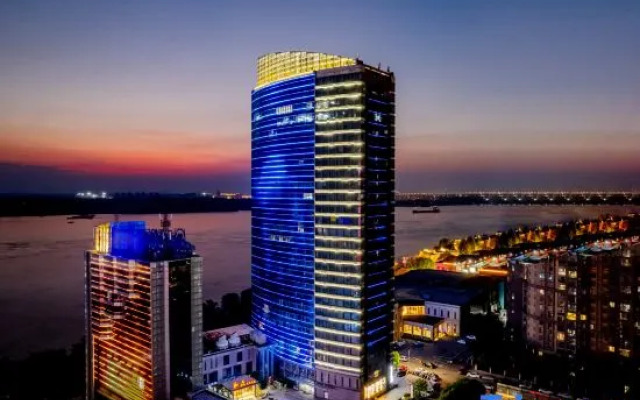 Hezhong Guanjing Hotel
