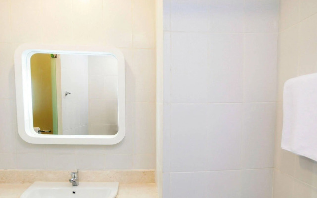 Zest Jemursari by Swiss-Belhotel International