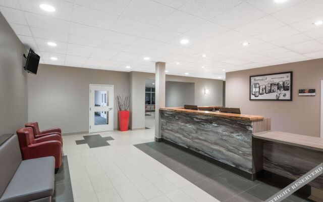 Super 8 Mont Laurier