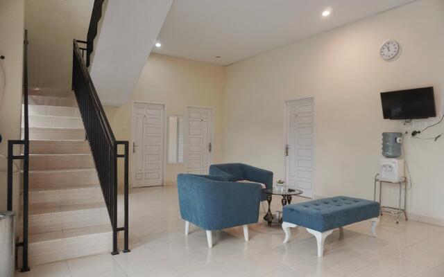 OYO 1394 Rumaisa Homestay Syariah