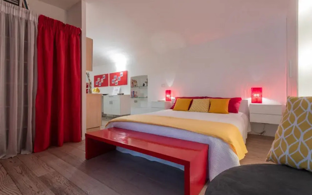 Red Studio Near Porta Nuova by Wonderful Italy