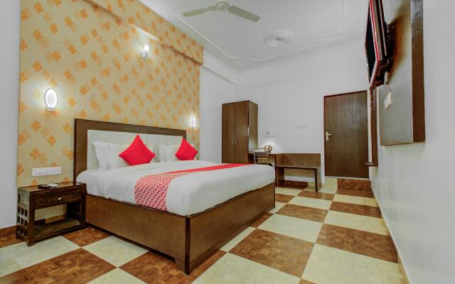 Capital O 16579 Hotel Dream Palace