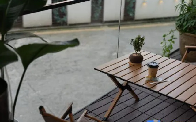 LM Relaxed Hotel (Qianlingshan Park Yan'an West Road Subway Station) – Outside – Guiyang