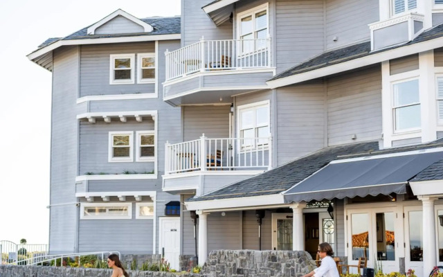 Blue Lantern Inn, A Four Sisters Inn