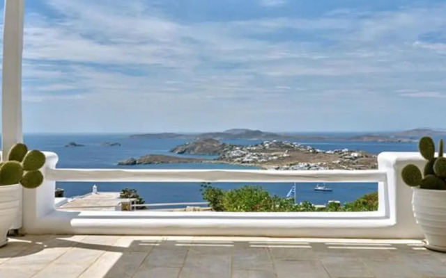 Stunning Villa With Panoramic View