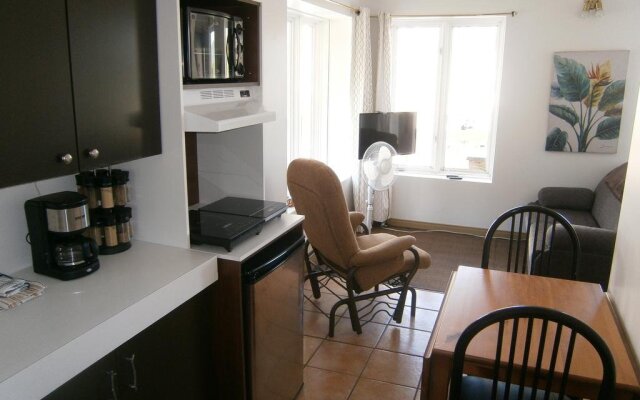 Sous le clocher de l'Anse