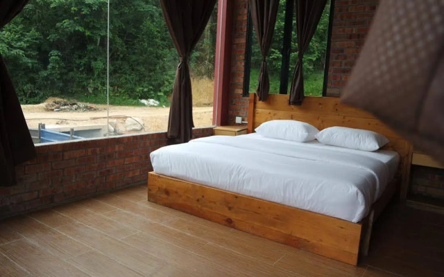 The Acacia Retreat