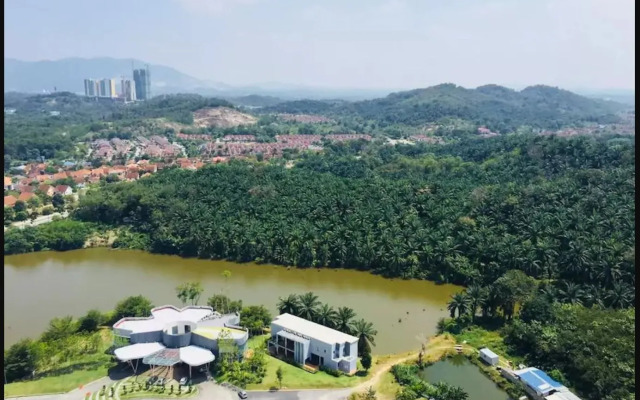 Sky Bungalow Green Beverly Hills