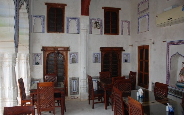 Hotel Ramgarh Fresco