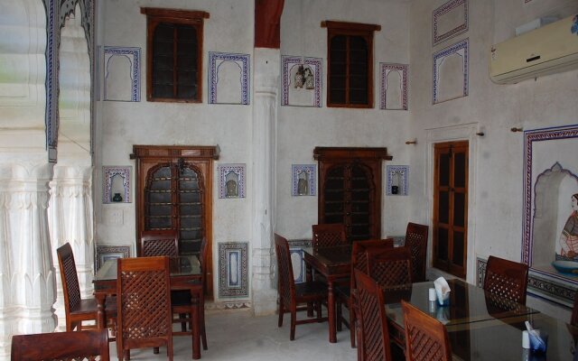 Hotel Ramgarh Fresco