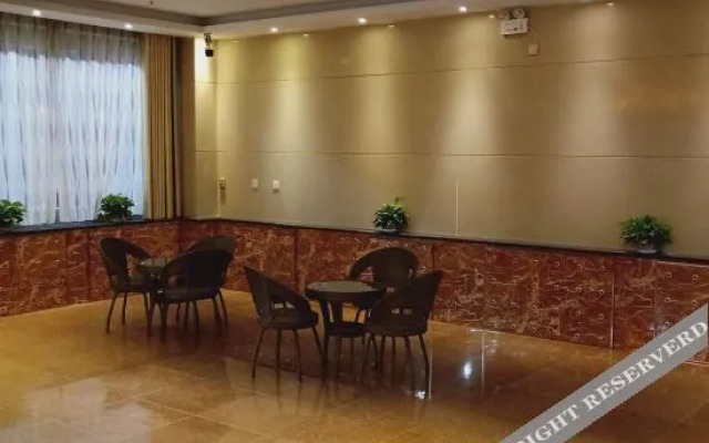 Ruoqiang holiday inn