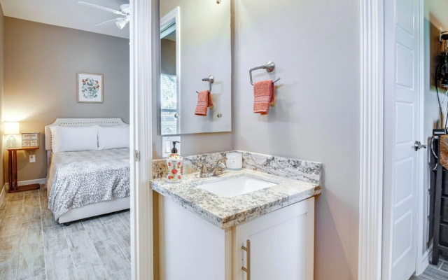 Pet-friendly Brownsville Apartment w/ Yard!