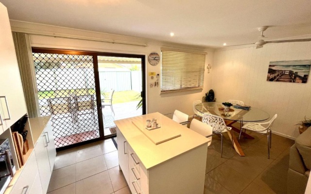 AMELIA SHORES 1 of 54 Evans St Lake Cathie – Guest Rooms – Port Macquarie