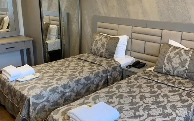 Regency World Hotel&Suites