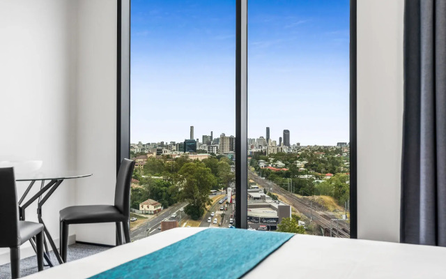 Essence Suites Taringa