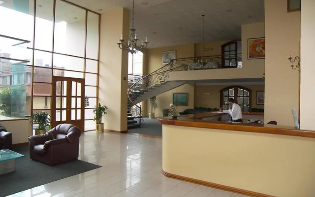 Hotel Dinastia Real