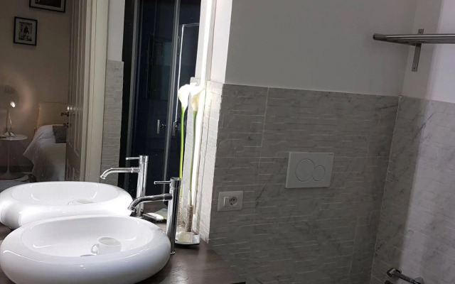 Chain Vatican Suites