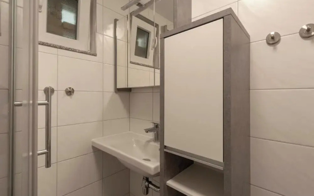 Cozy Bungalow With Patio