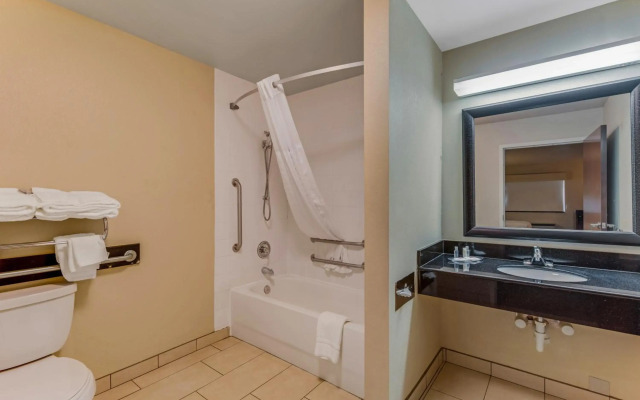 Comfort Suites Huntsville MidCity District at Research Park