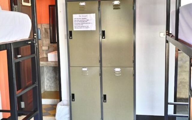 Bodega Chiang Mai Party Hostel - Adults Only