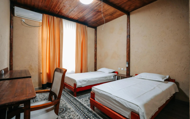 Sultan Kyzyl-Kia (Султан Кызыл-Кия)