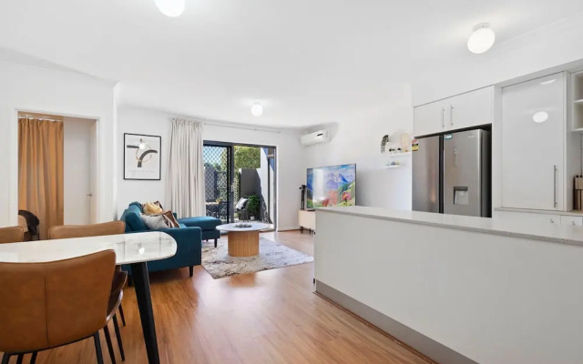 Perfect Location 2BR 1bth - Beckenham