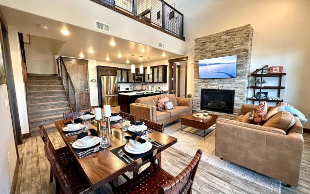 Blackstone Overlook 312 2 Bedroom Condo