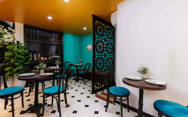 B & B Hanoi Hotel & Travel