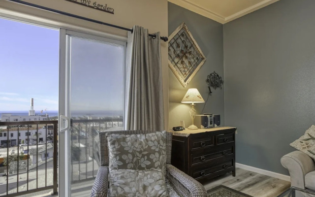307 Casa Bella 2 Bedroom Condo by Redawning