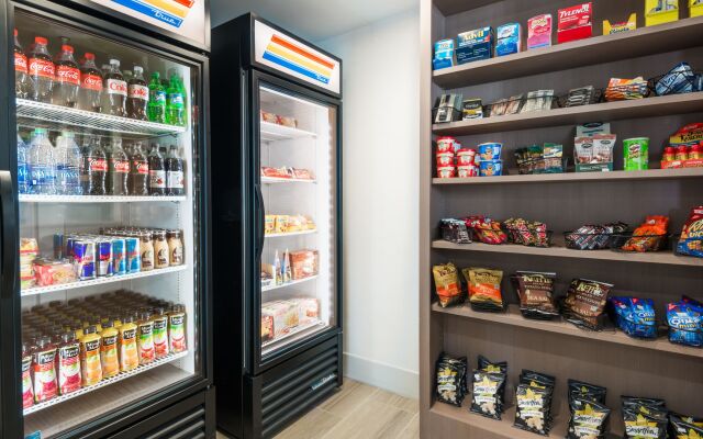 Holiday Inn Express & Suites Columbus Airport East by IHG