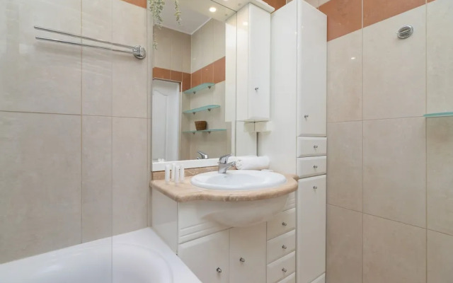 Retro Apartment Cracow Center by Renters
