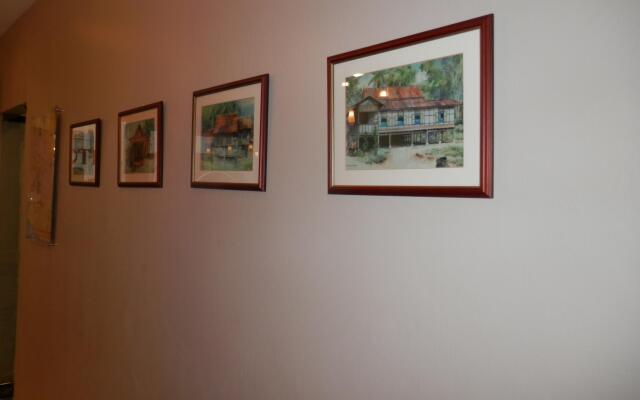 Travellers Planet Hotel & Guest House