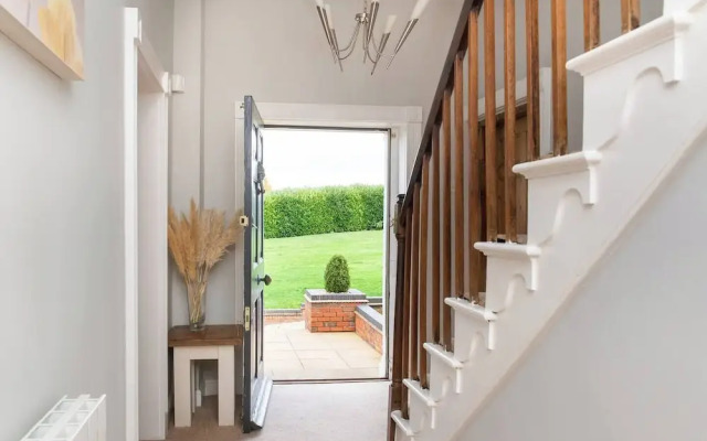 Bank Farm House Stunning House & Gardens