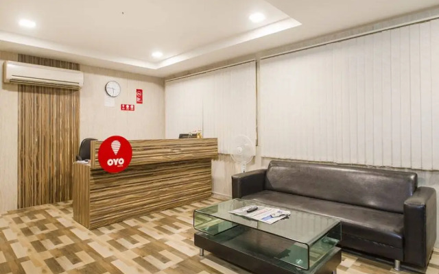 OYO 11400 The Down Town Suites