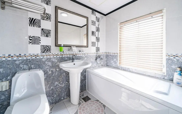Gangneung Pension Sea and - Pet Friendly
