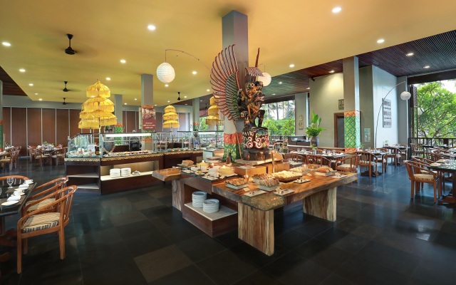 Legian Beach Hotel