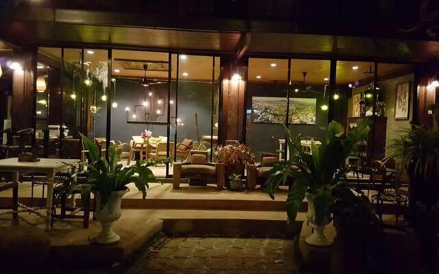 Baankeaw Huenkwan Boutique Hotel
