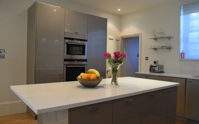 4 Bedroom House in Marylebone