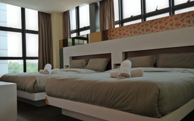 Summer Oscar Boutique Hotel